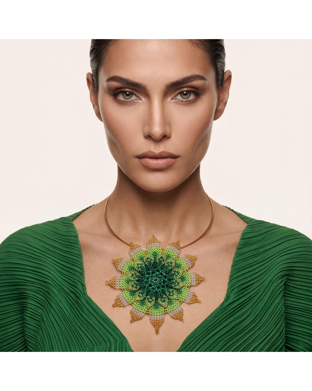 Iliana Arrazola Green Flower Choker, Glass Beads, Beaded Jewelry