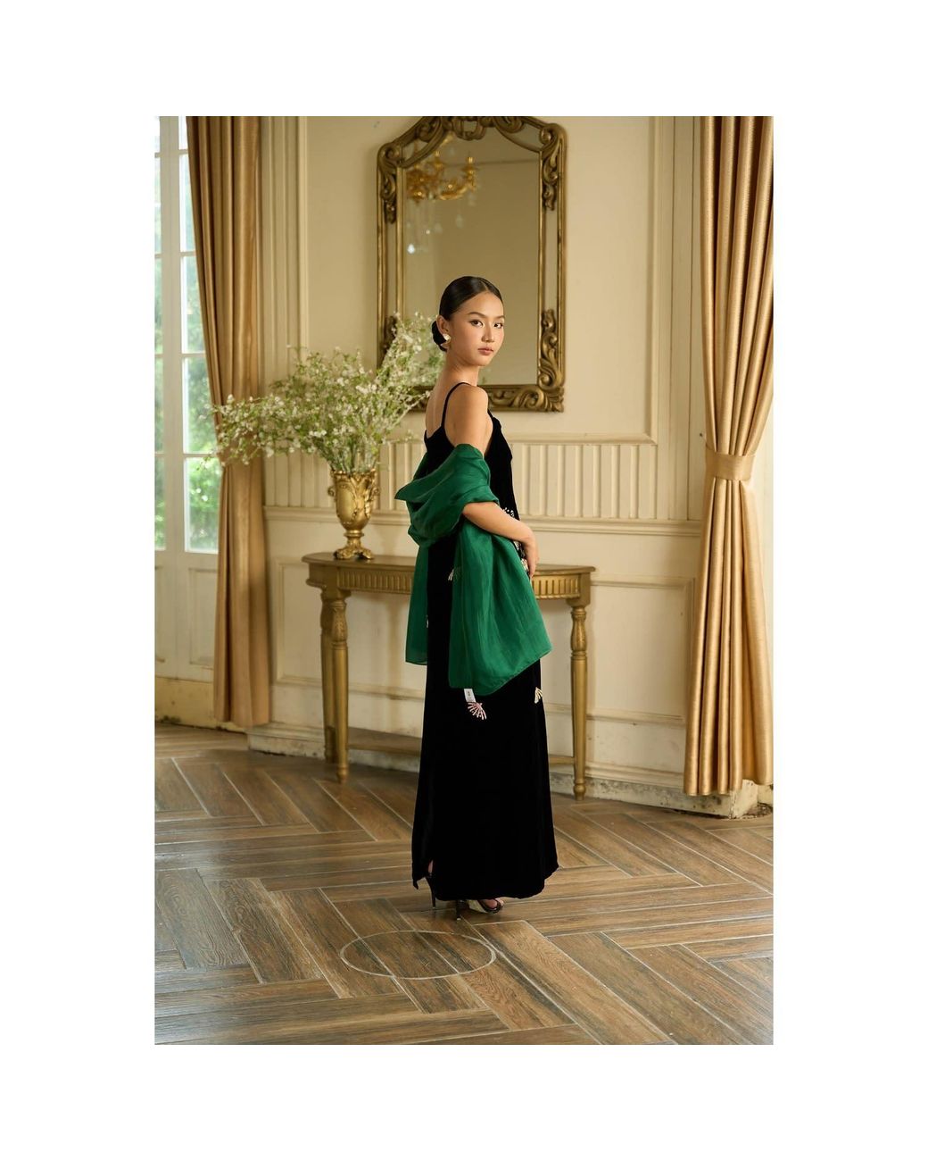 Silk and Bears Green Forest Mulberry Silk Scarf – Evening & Autumn Shawl
