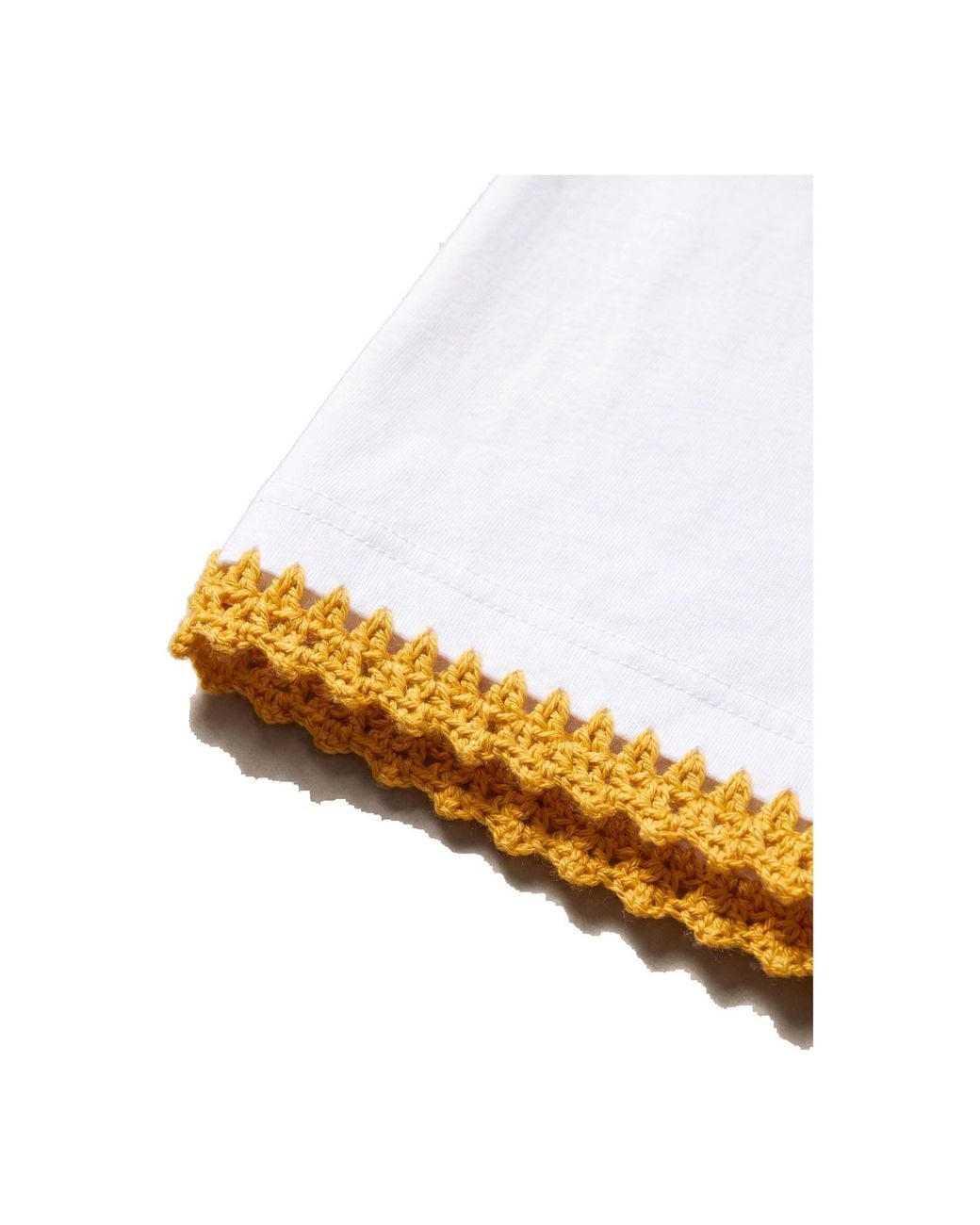 Ana Chic White Sunflower Patch Handmade Crochet Applique Cotton Tee