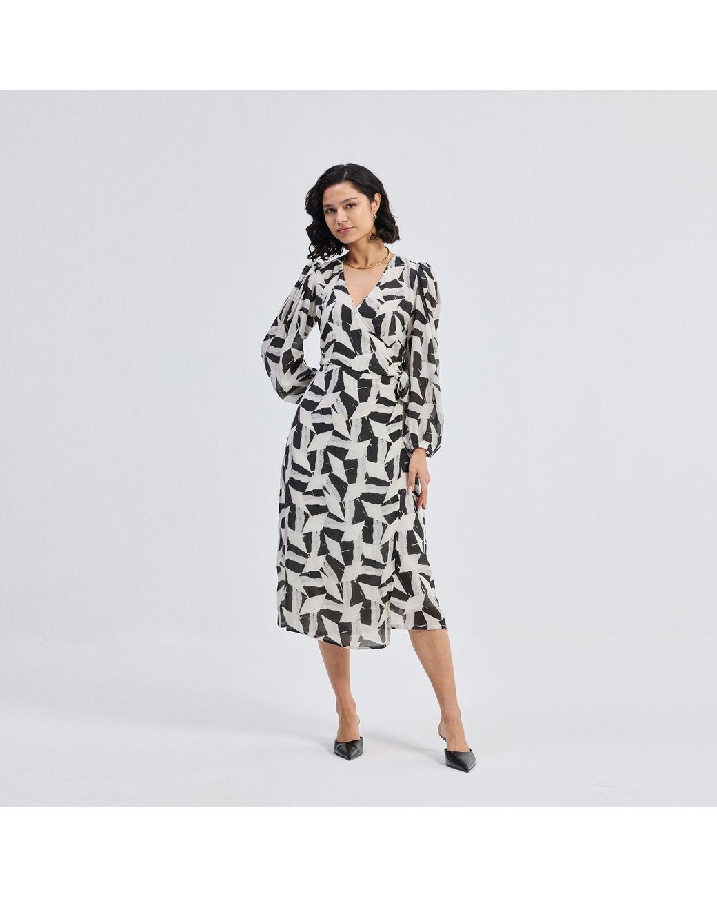 REISTOR White Midi Wrap Dress