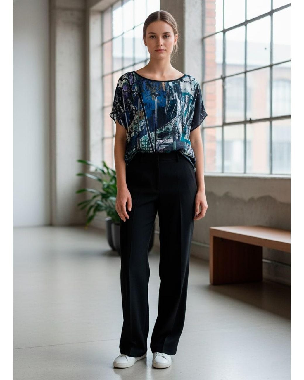 Conquista Blue Printed Silky-Feel Short-Sleeve Blouse