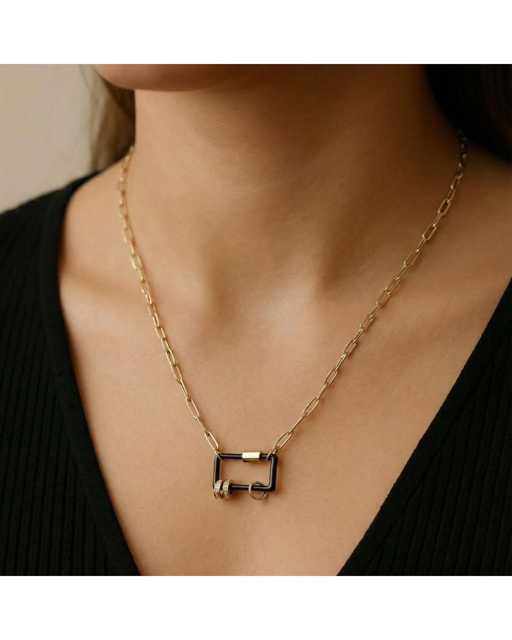 Vicky&Nico Metallic And Carabiner Necklace