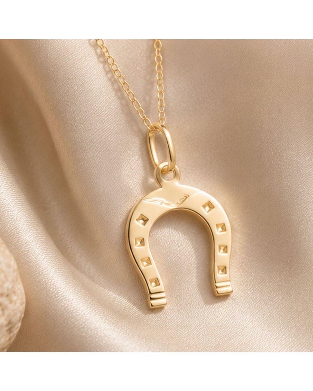 Spero London 9Ct Solid Horseshoe Equestrian Necklace in Metallic | Lyst
