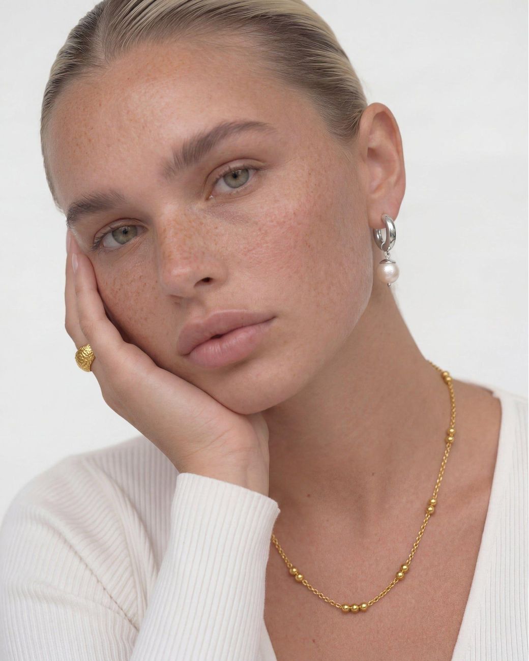 Elk & Bloom White Chunky Freshwater Pearl Hoops