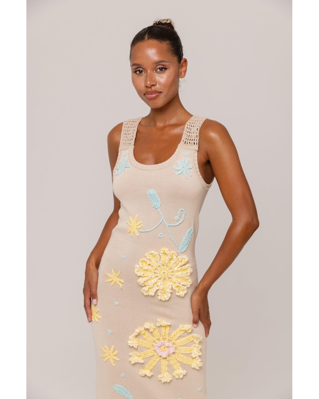 andreeva yellow knit dress Neutrals Butter Daisy With Handmade Embroidery in Metallic STYLE:CASUAL
