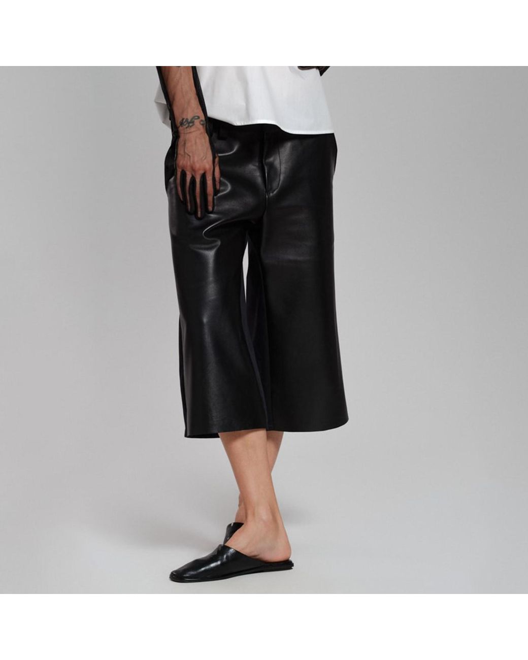 Hedare Black Capri