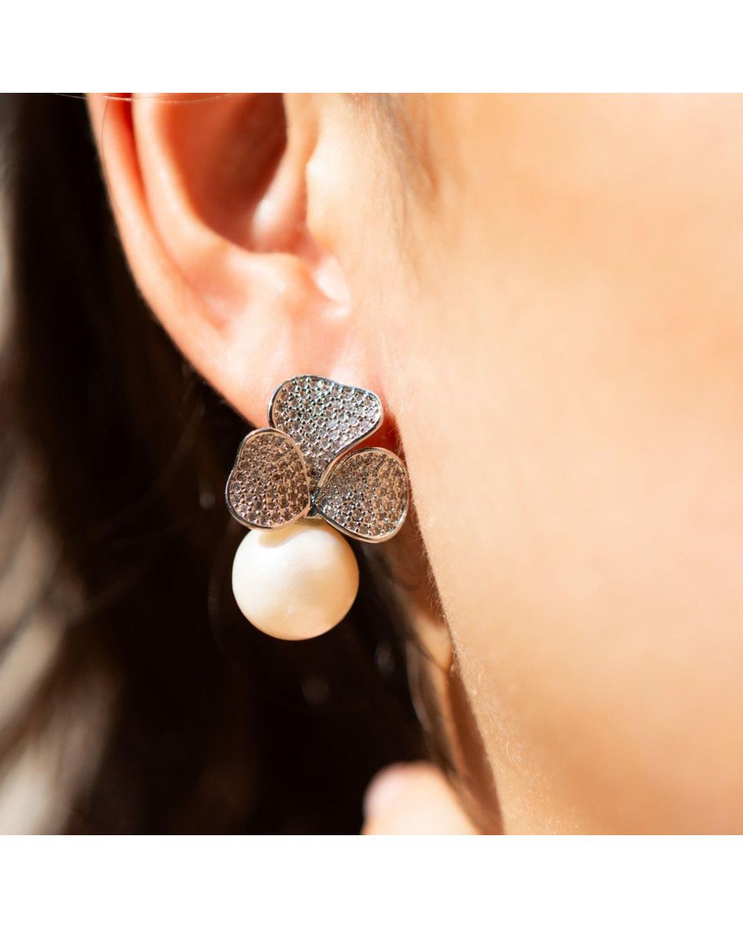 VIEA Metallic Petal Drop Earrings