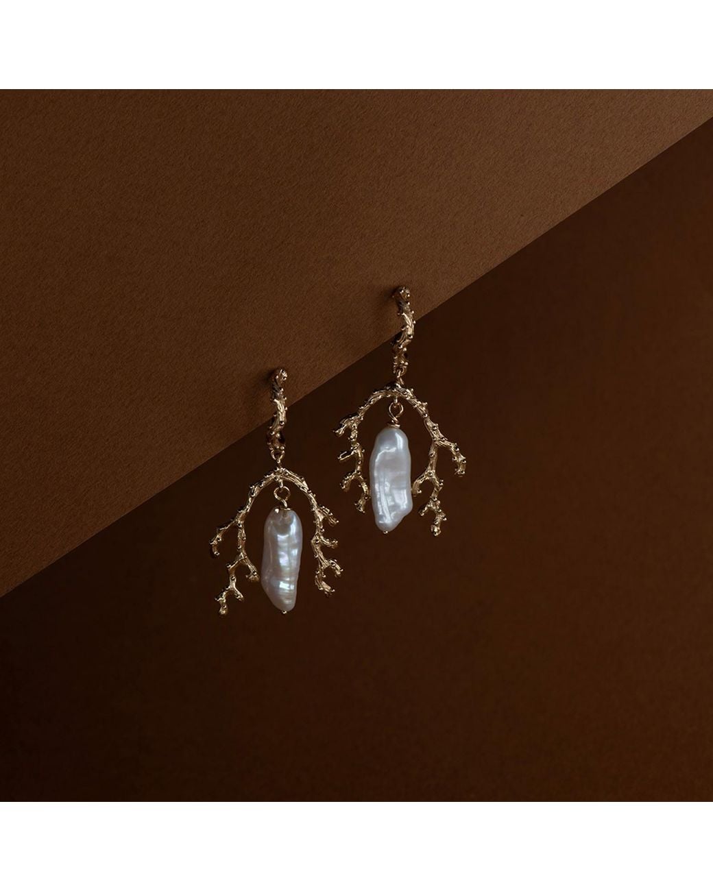 Zoe & Morgan Metallic Mutiara Earrings With Pearl