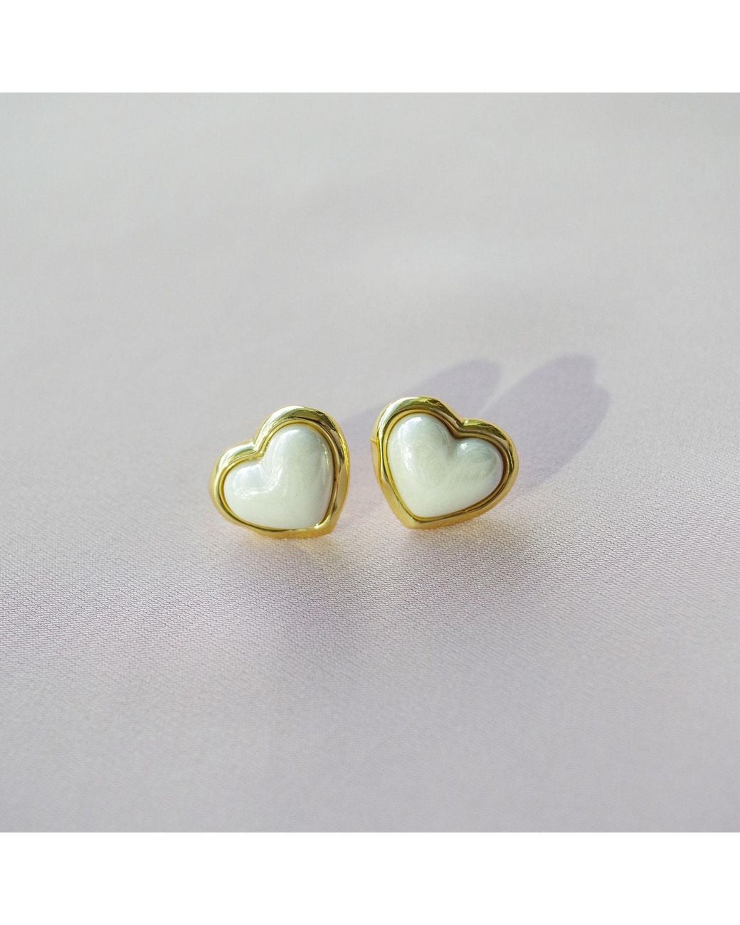 POPORCELAIN Multicolor Porcelain Pearly Heart Stud Earrings