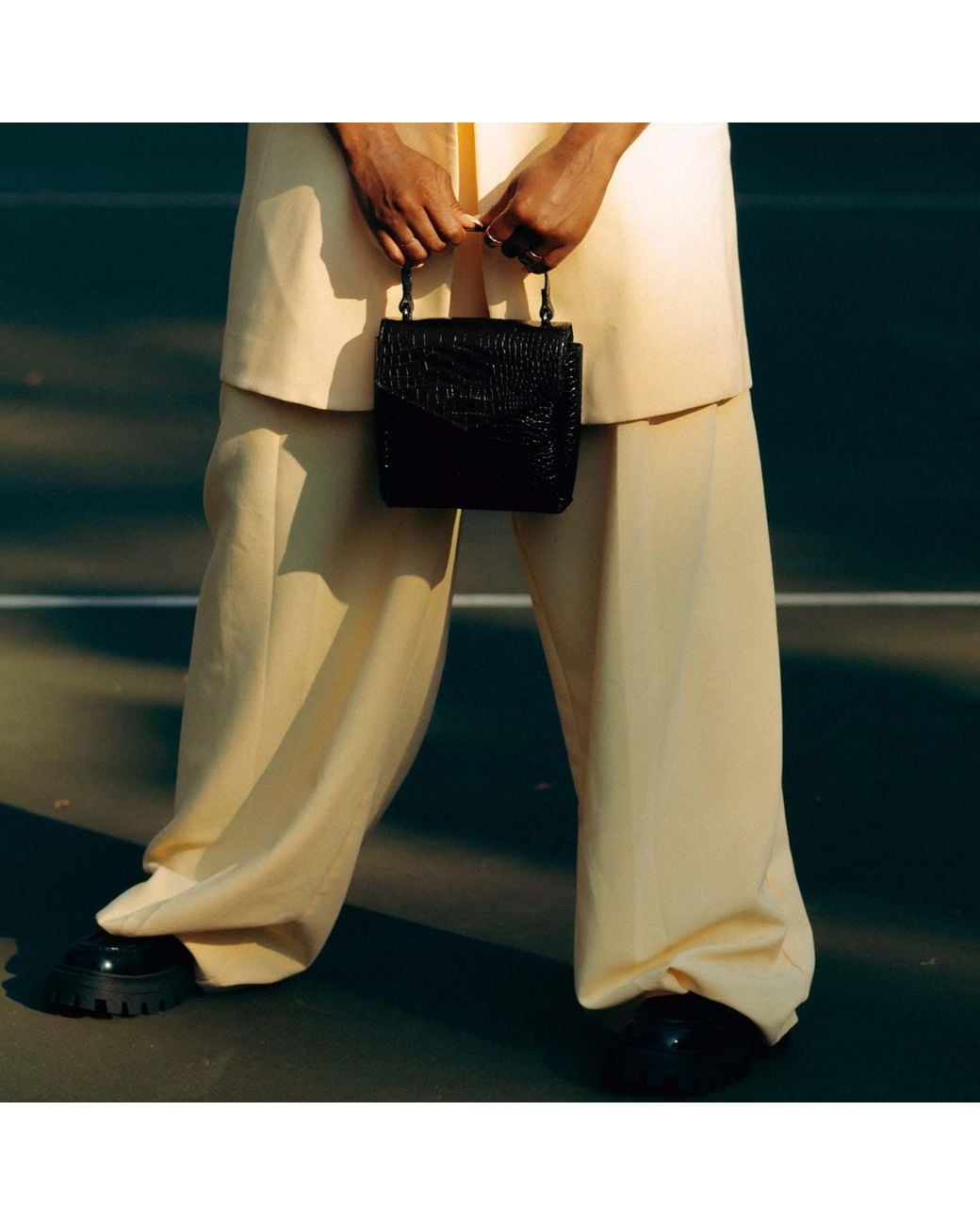 SISTER EPIC Black Sylvia Box Bag