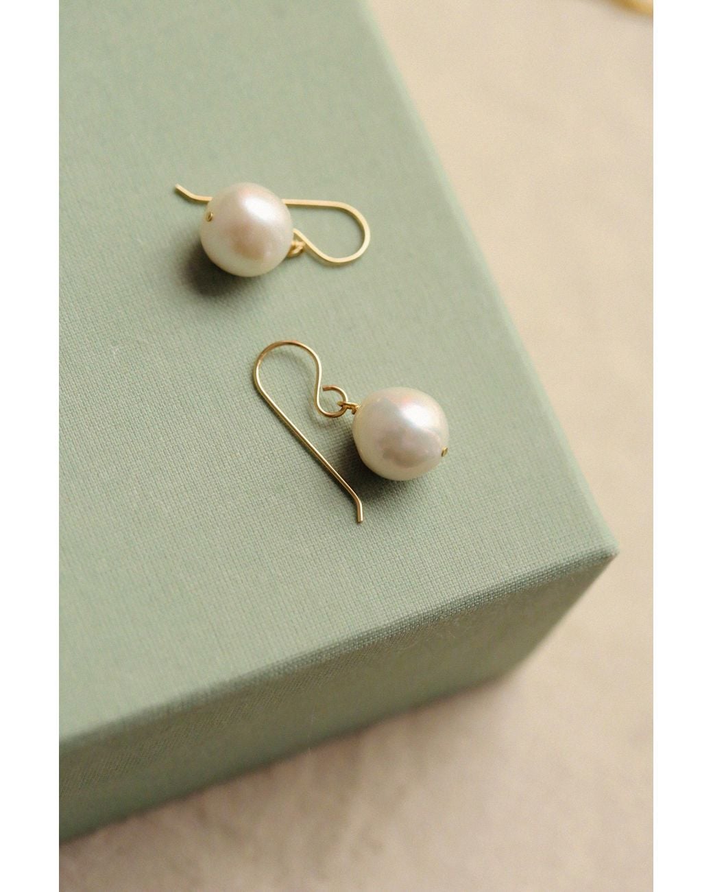 Katy Faye Metallic Olivia Pearl Earrings