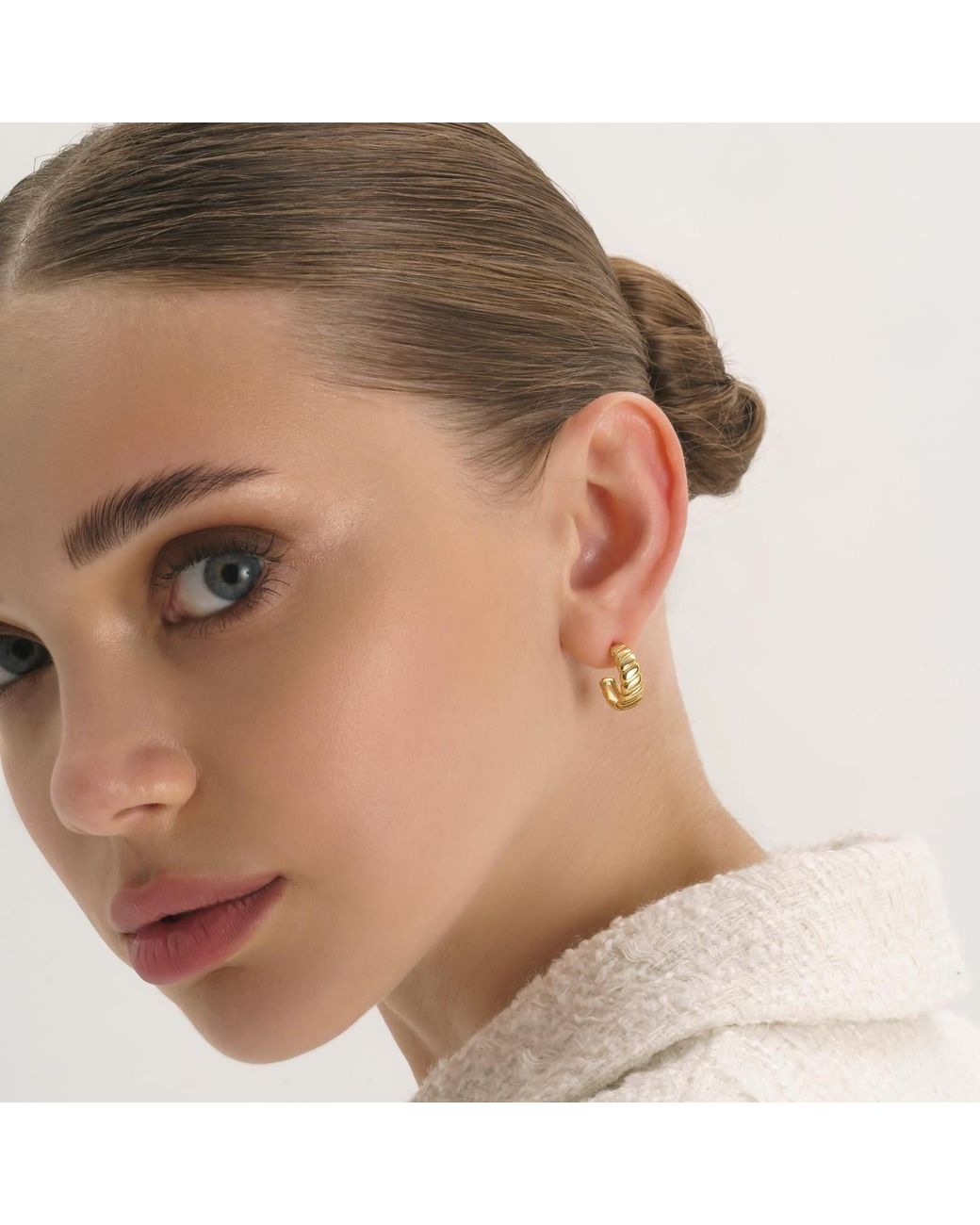 Elk & Bloom Metallic Chunky Ribbed Hoop Earrings