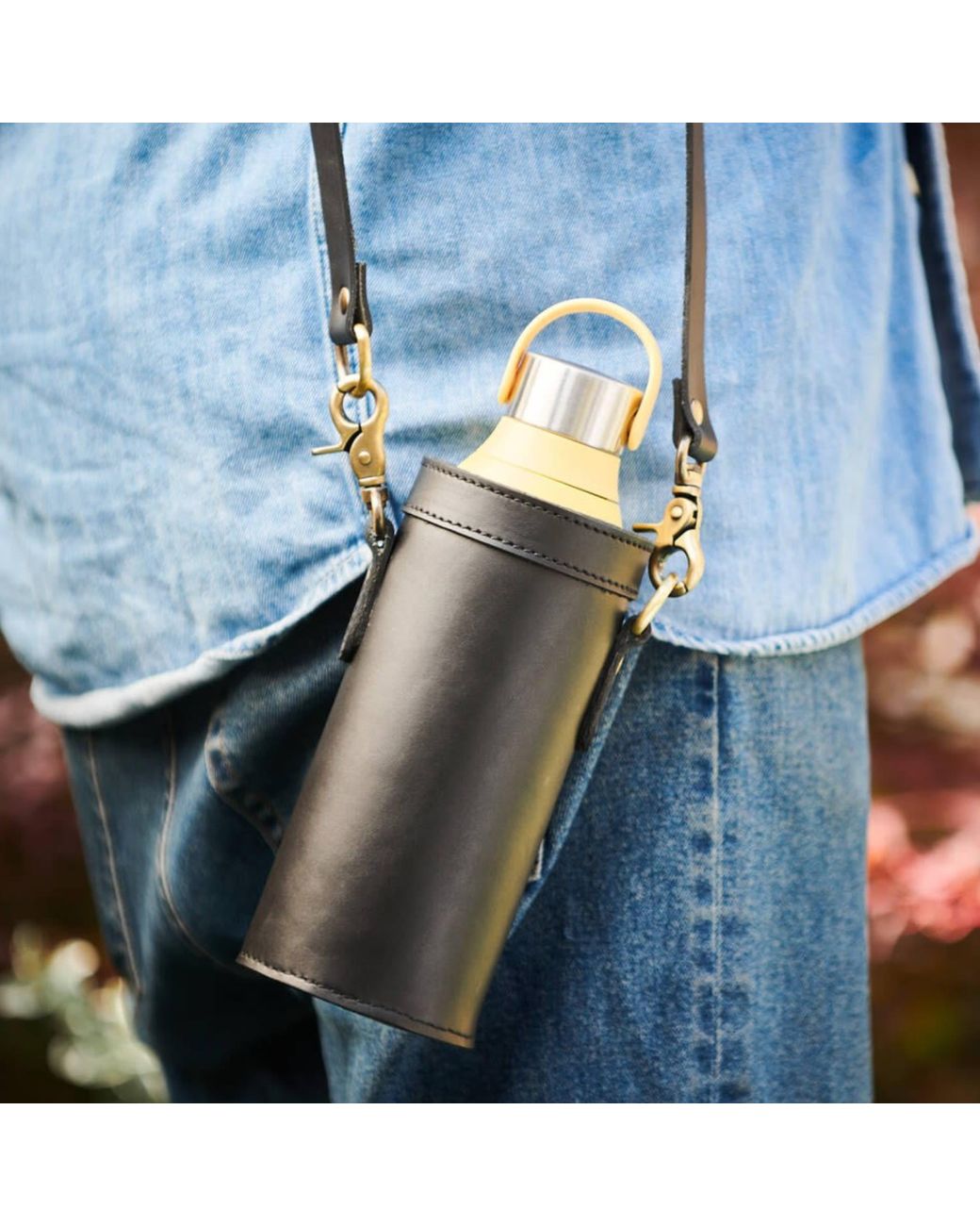 VIDA VIDA Black Leather Water Bottle Holder With Strap