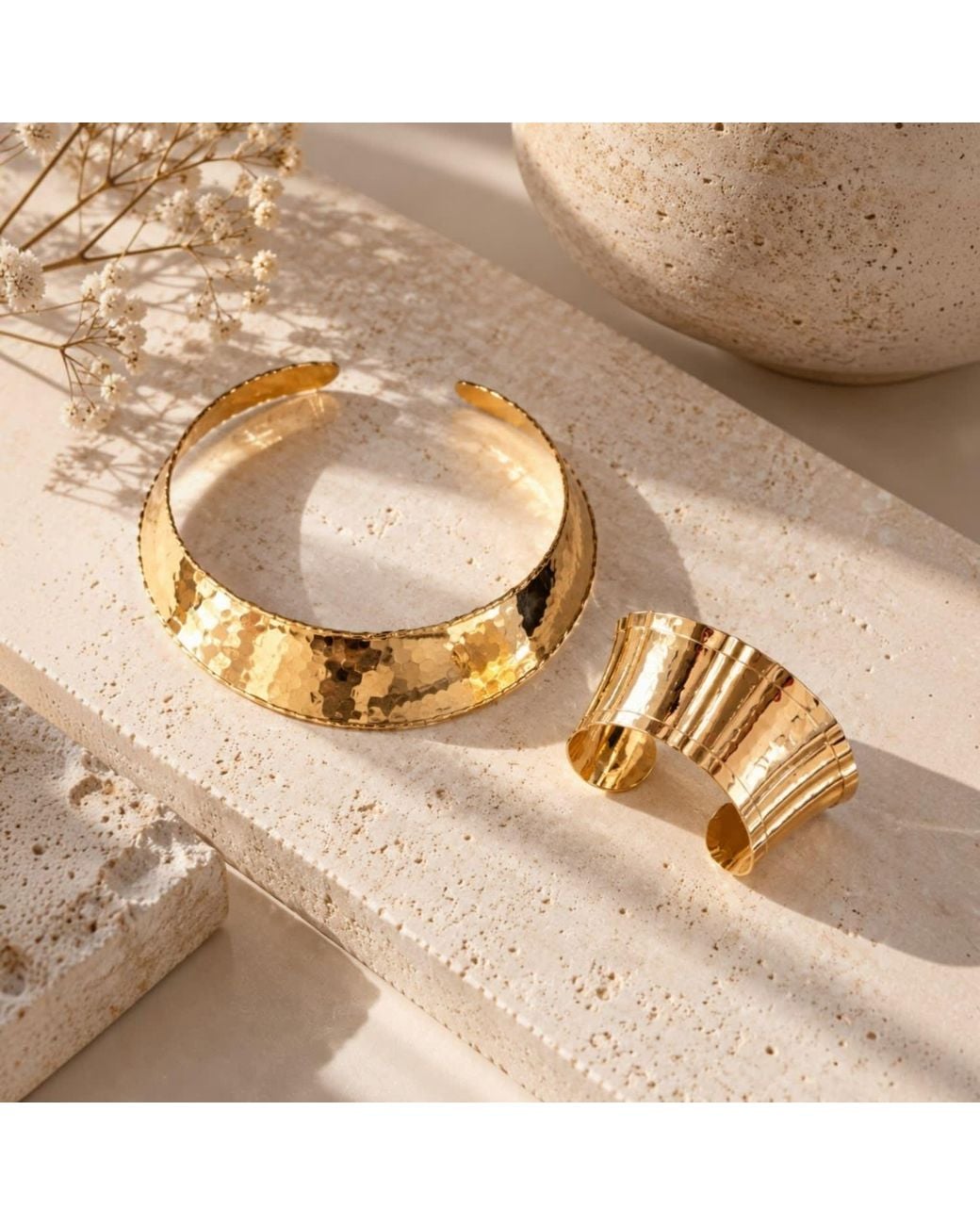 Vstyle Metallic Sculpted Cuff