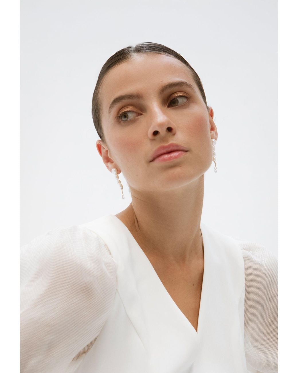 Lavani Jewels White Brisa Mini Pearls Earrings