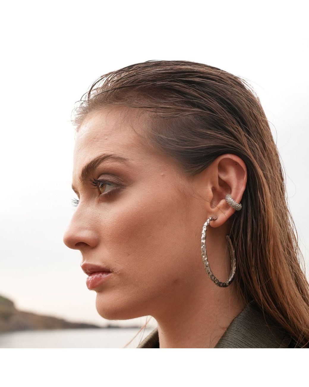 LINYA JEWELLERY Metallic Janet Cartilage Ear Cuff