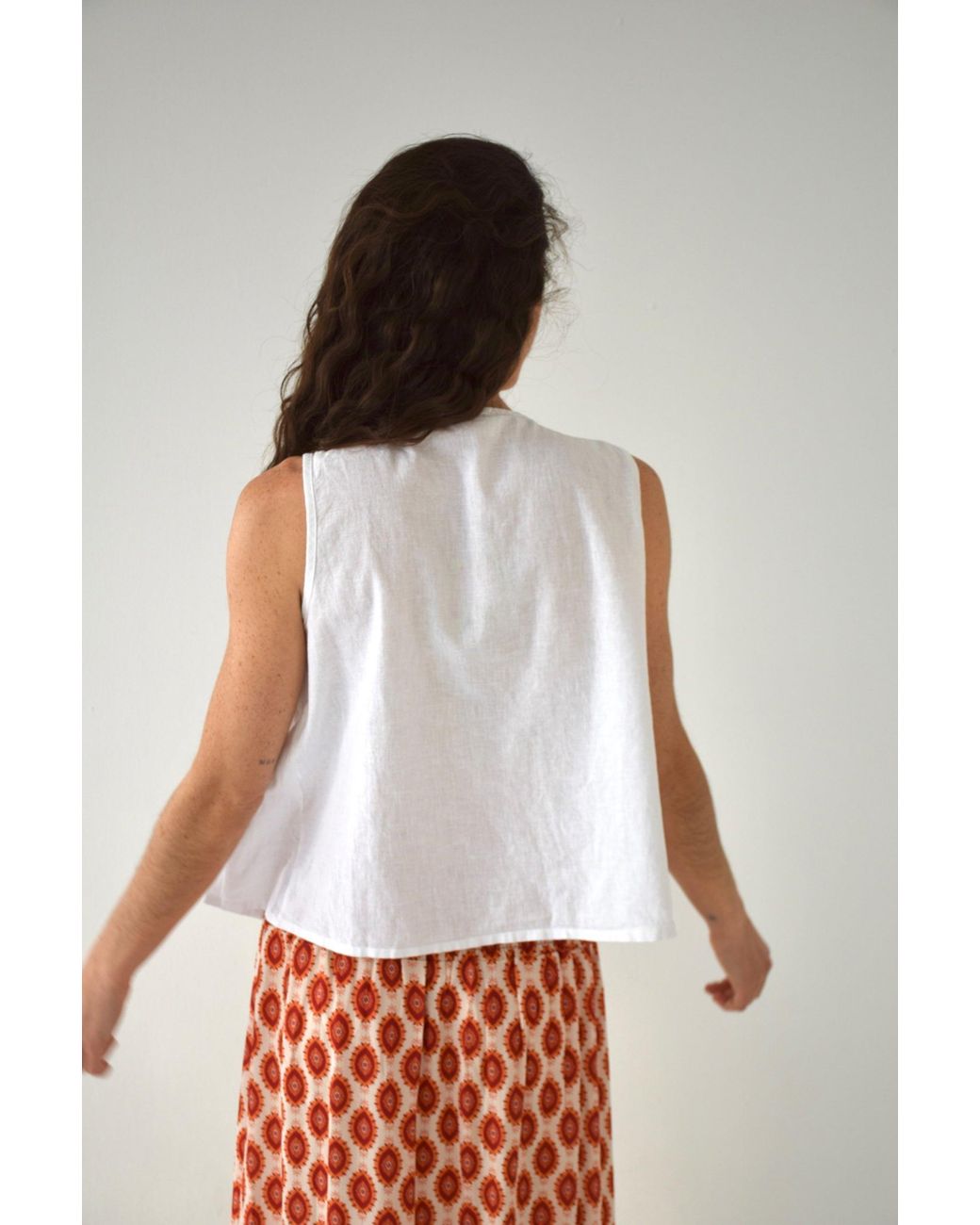 Mind Traveler White Gigi Linen Top