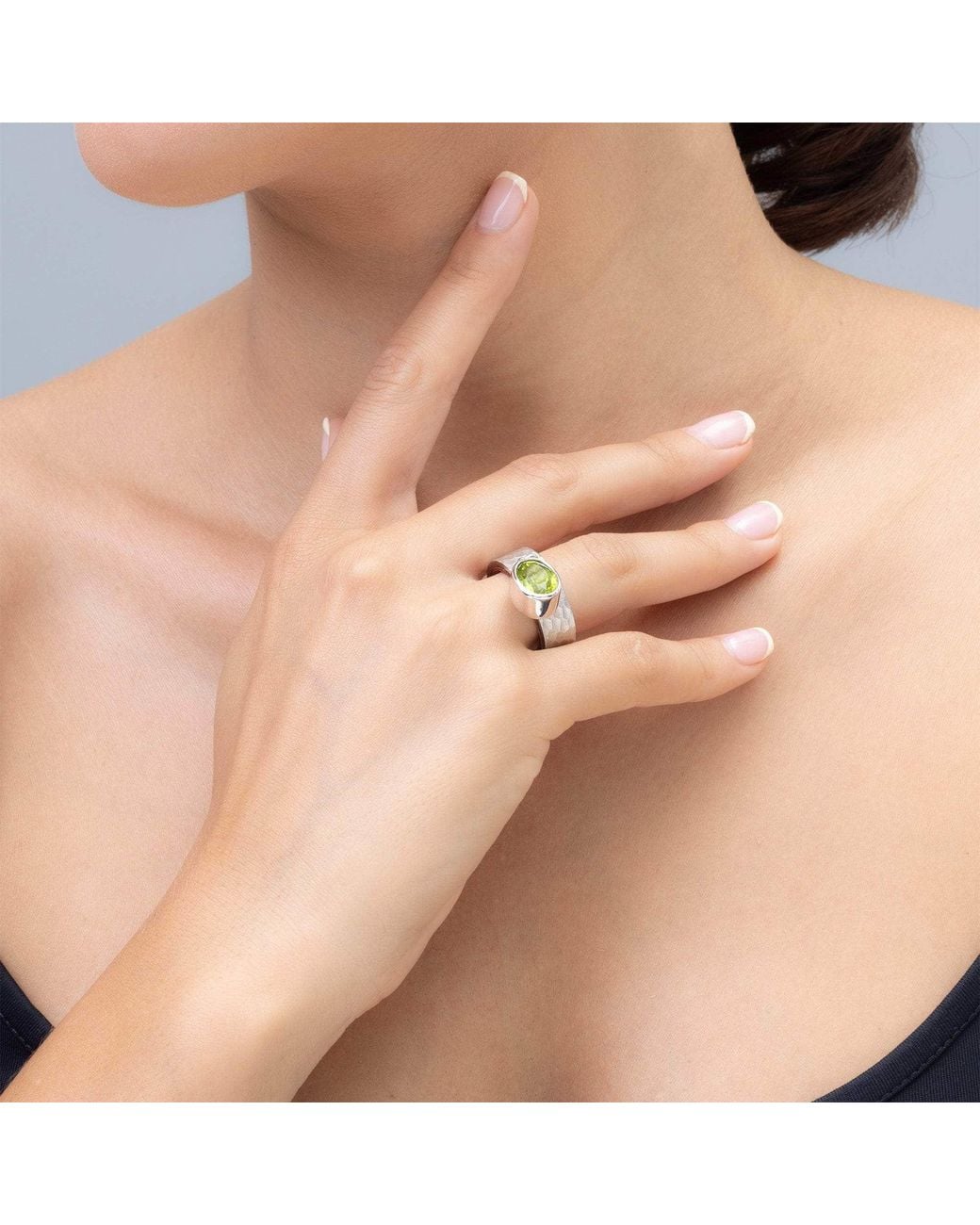 German Kabirski Multicolor Selkie Textured And Rosewood Ring With Suspended Oval Peridot