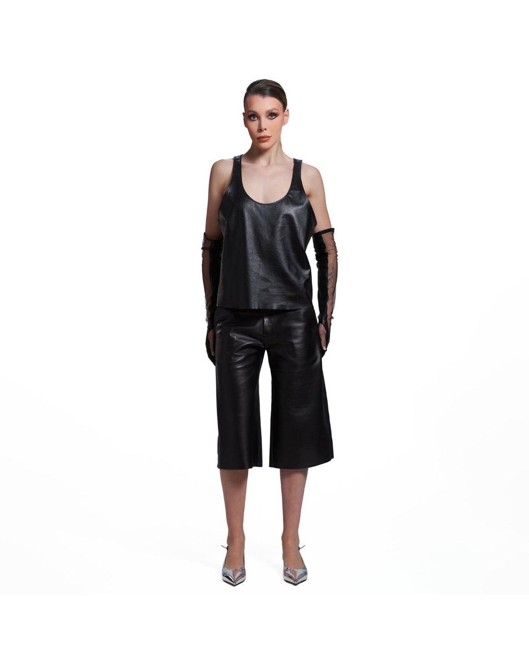 Hedare Black Capri