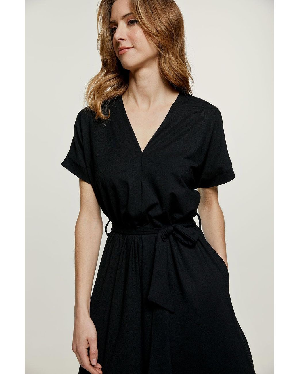 Conquista Black Belted Midi Dress