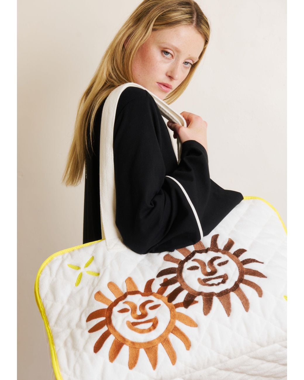 Amélie Alvari Red Quilted Sunburst Terry Cotton Tote
