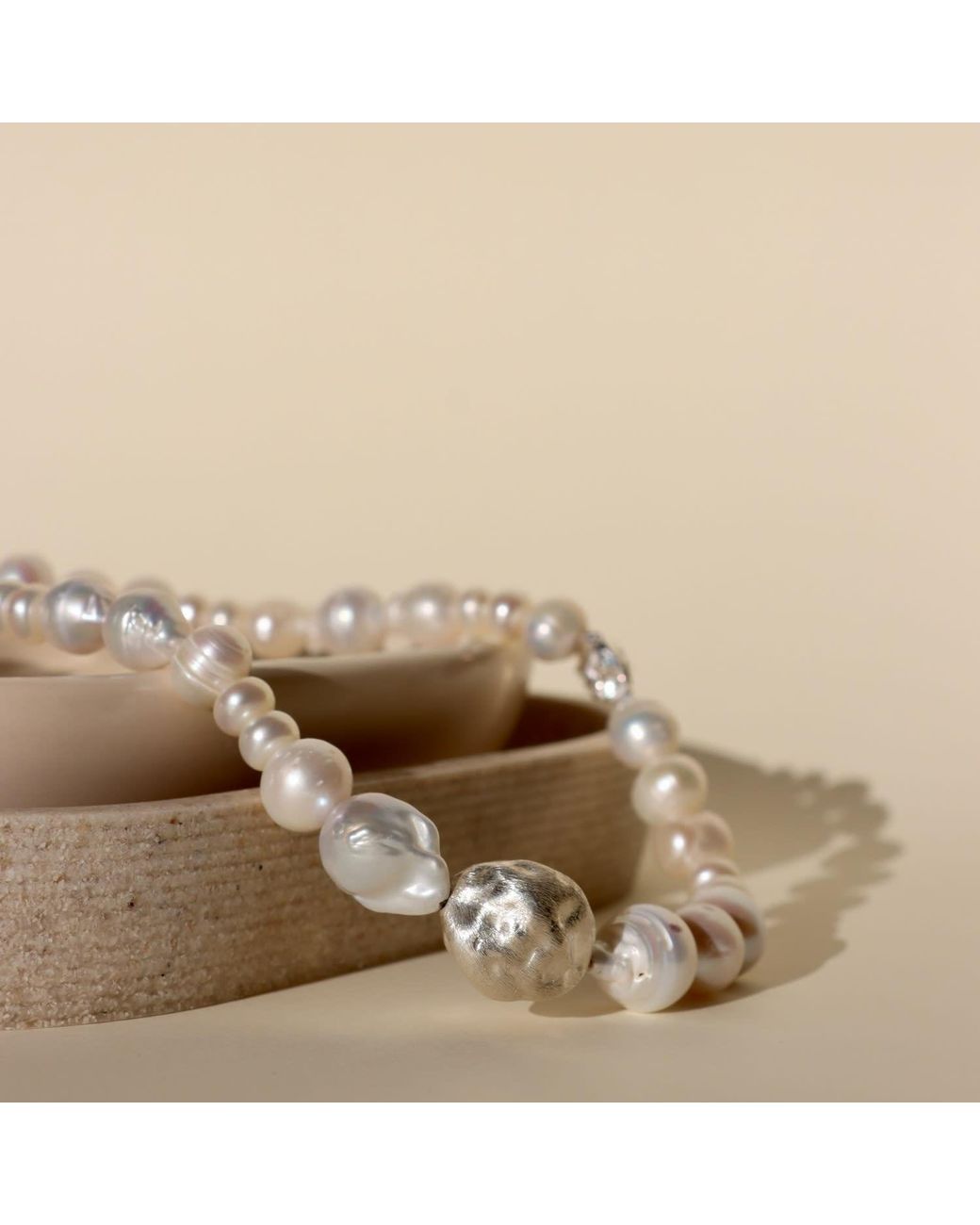 Larsuu Metallic Pearl Necklace