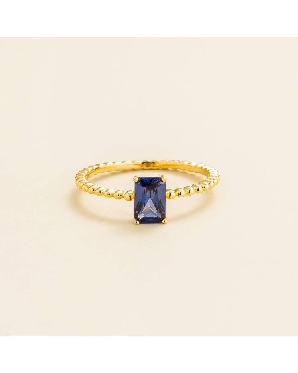 Juvetti Yellow Buchon Ring Set With Sapphire