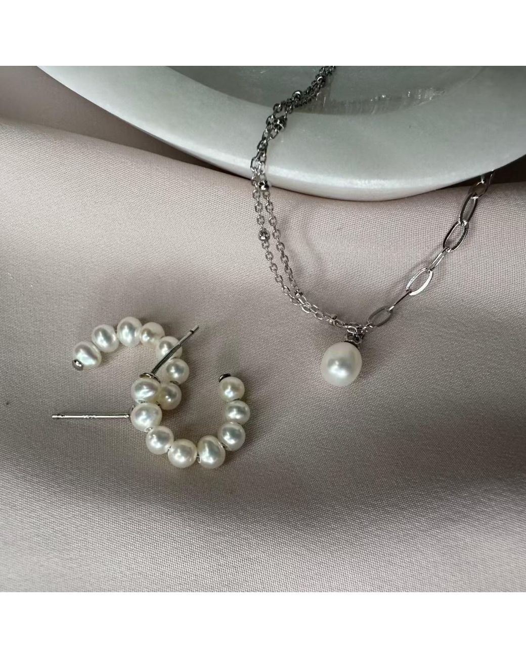 Clemence Wren Metallic Freshwater Pearl Medium Hoop Earrings