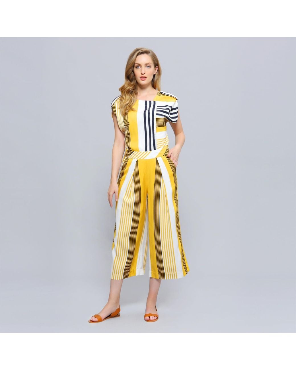Smart and Joy Metallic Stripe Print Fold Capri Pants