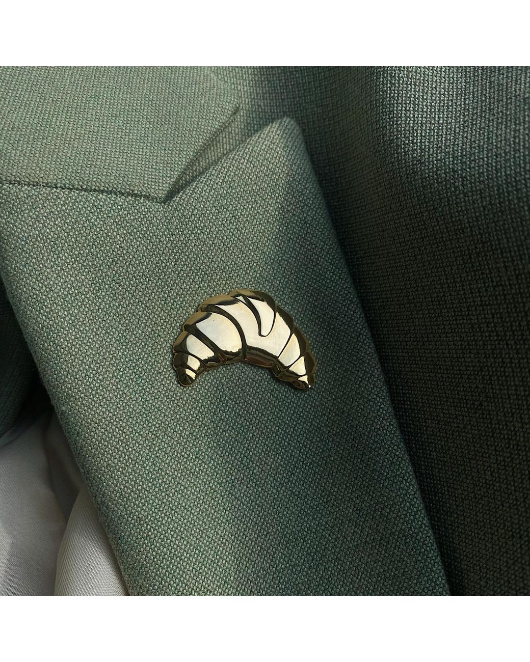 Make Heads Turn Natural Golden Metal Pin Croissant