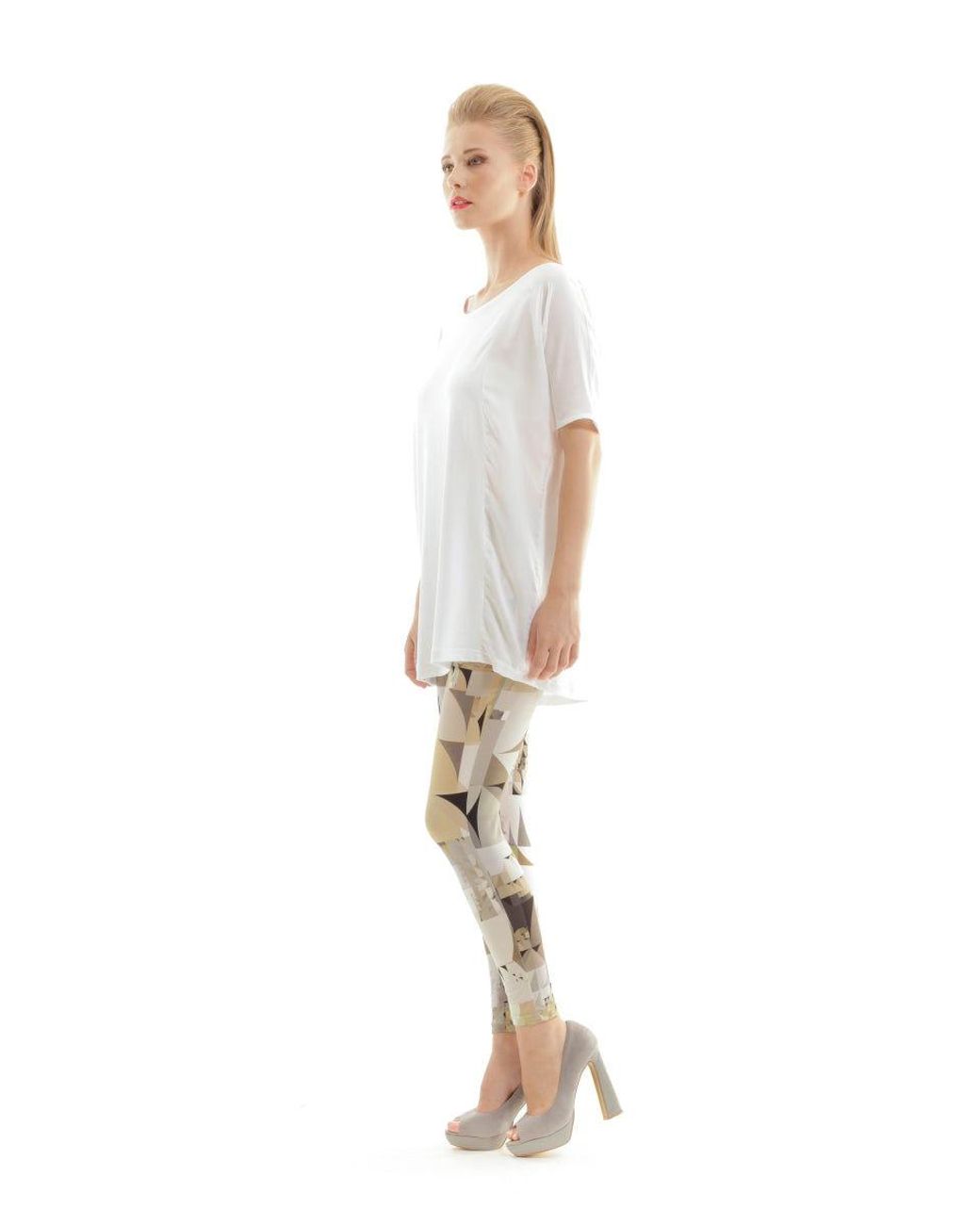 Conquista Natural Silky Geometric Print Pants
