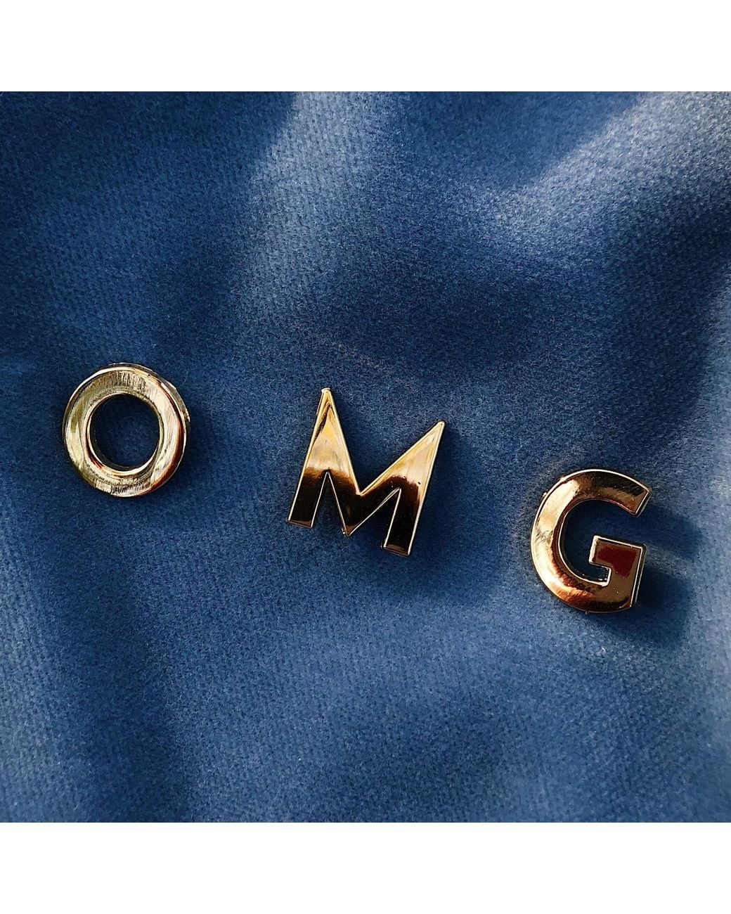 Make Heads Turn Metallic Golden Metal Letter O Pin