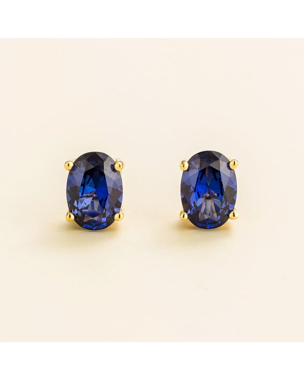 Juvetti Blue Ovo Earrings Set With Sapphire