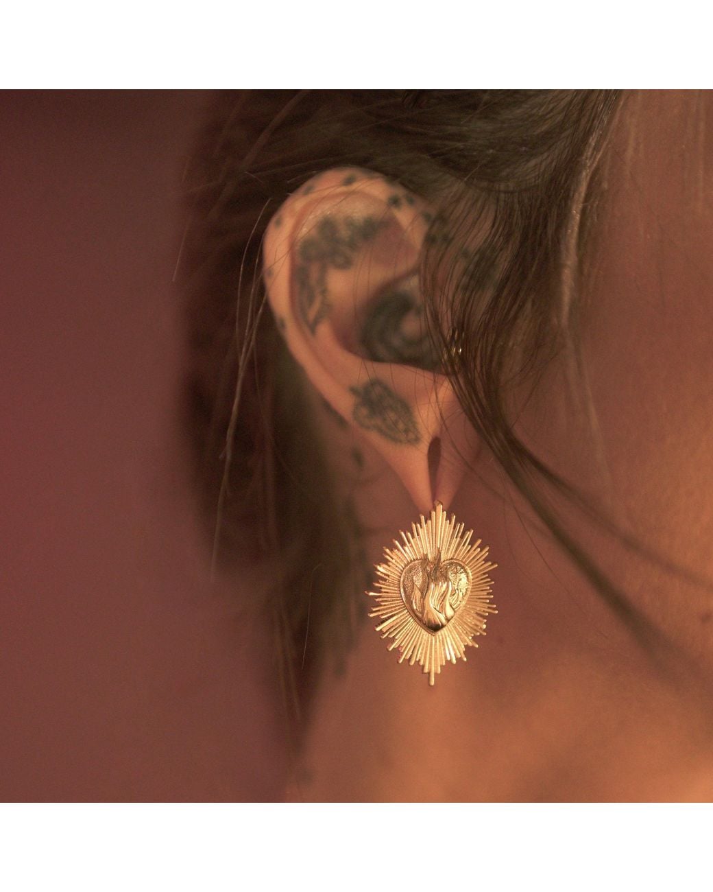 IN CAUDA VENENUM Metallic Tejas Earrings