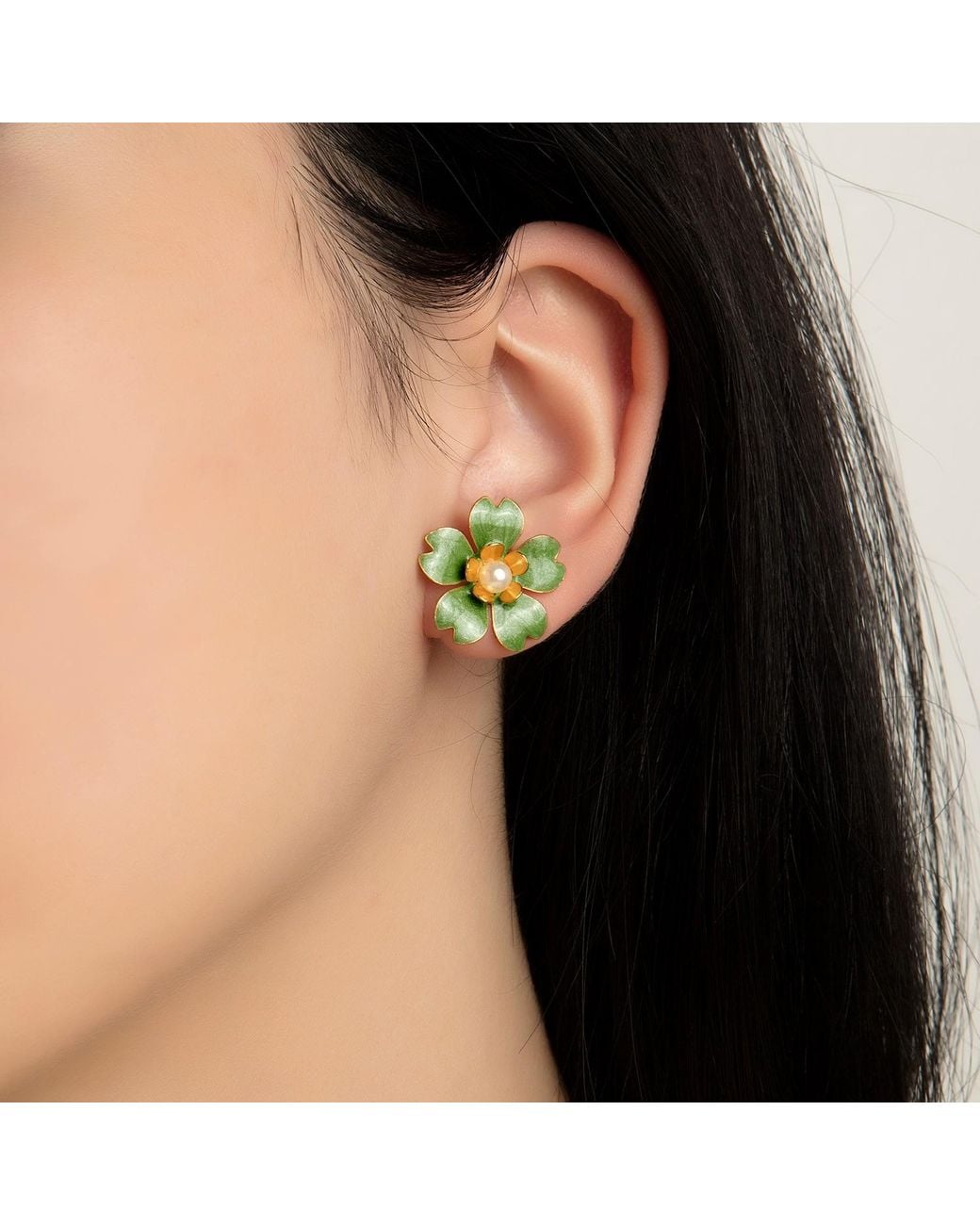 Milou Jewelry Green Light Buttercup Flower Earrings