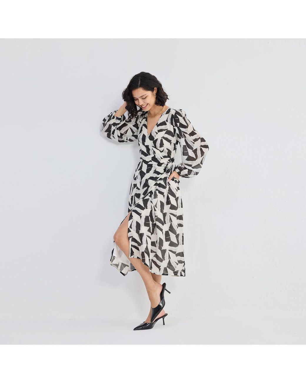 REISTOR White Midi Wrap Dress