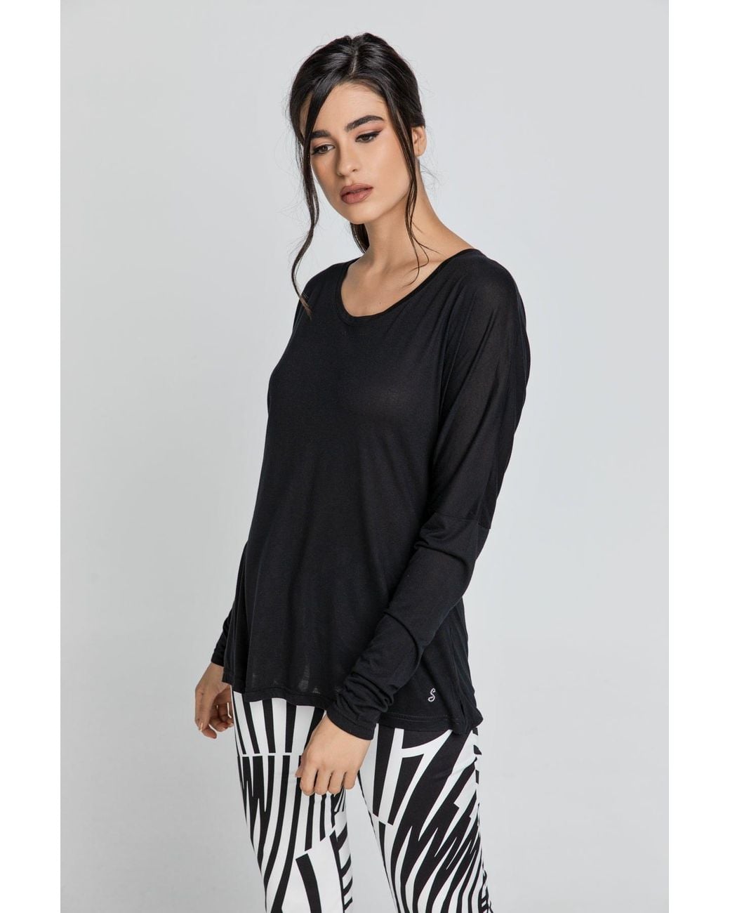 Conquista Black Top With Long Batwing Sleeves By Swl