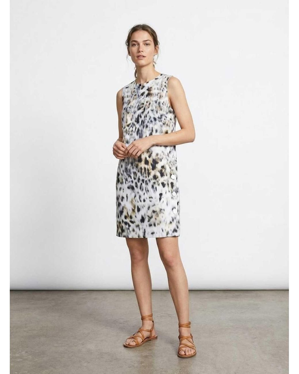 Conquista White Sleeveless Abstract Print Shift Dress