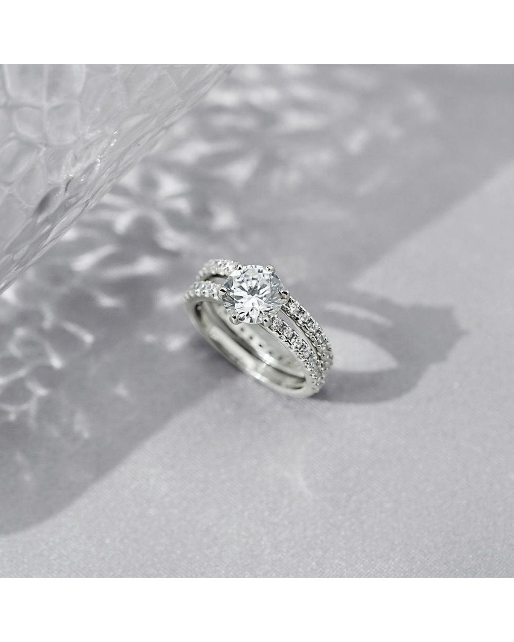 Diamonbliss White 3 Carats Round Cut Thin Band Wedding Set