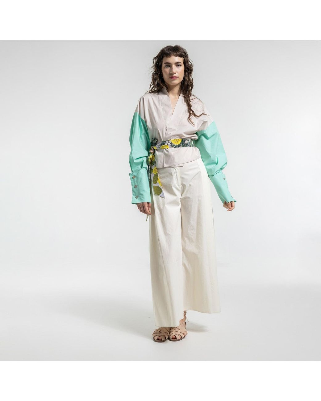 ARTISTA Green Neutrals Anis V-Neck Shirt