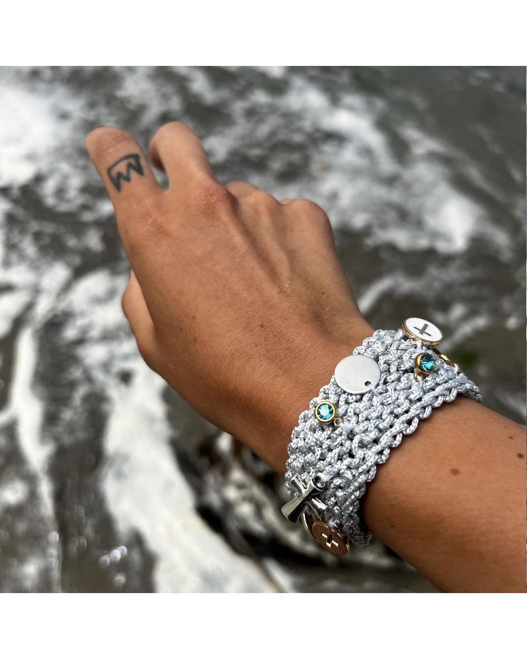 Hilo De Mar Gray Cute Narrow Bracelet