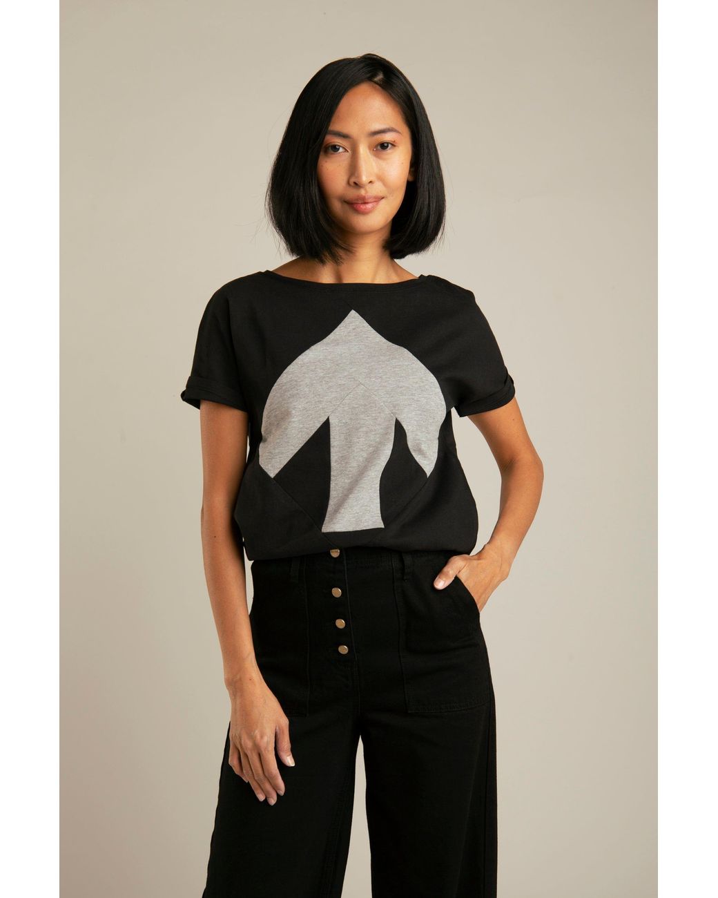 Reet Aus Black T-Shirt For Arrow