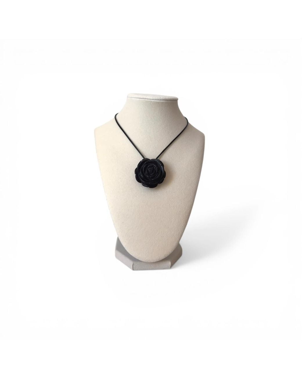 A'miss Black Rosa Pendant Necklace
