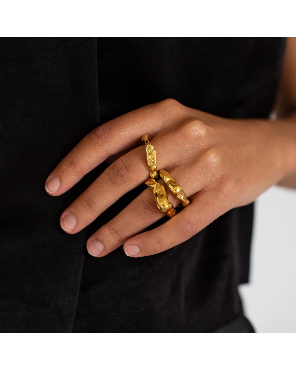 EVA REMENYI Metallic Talisman Flow Ring