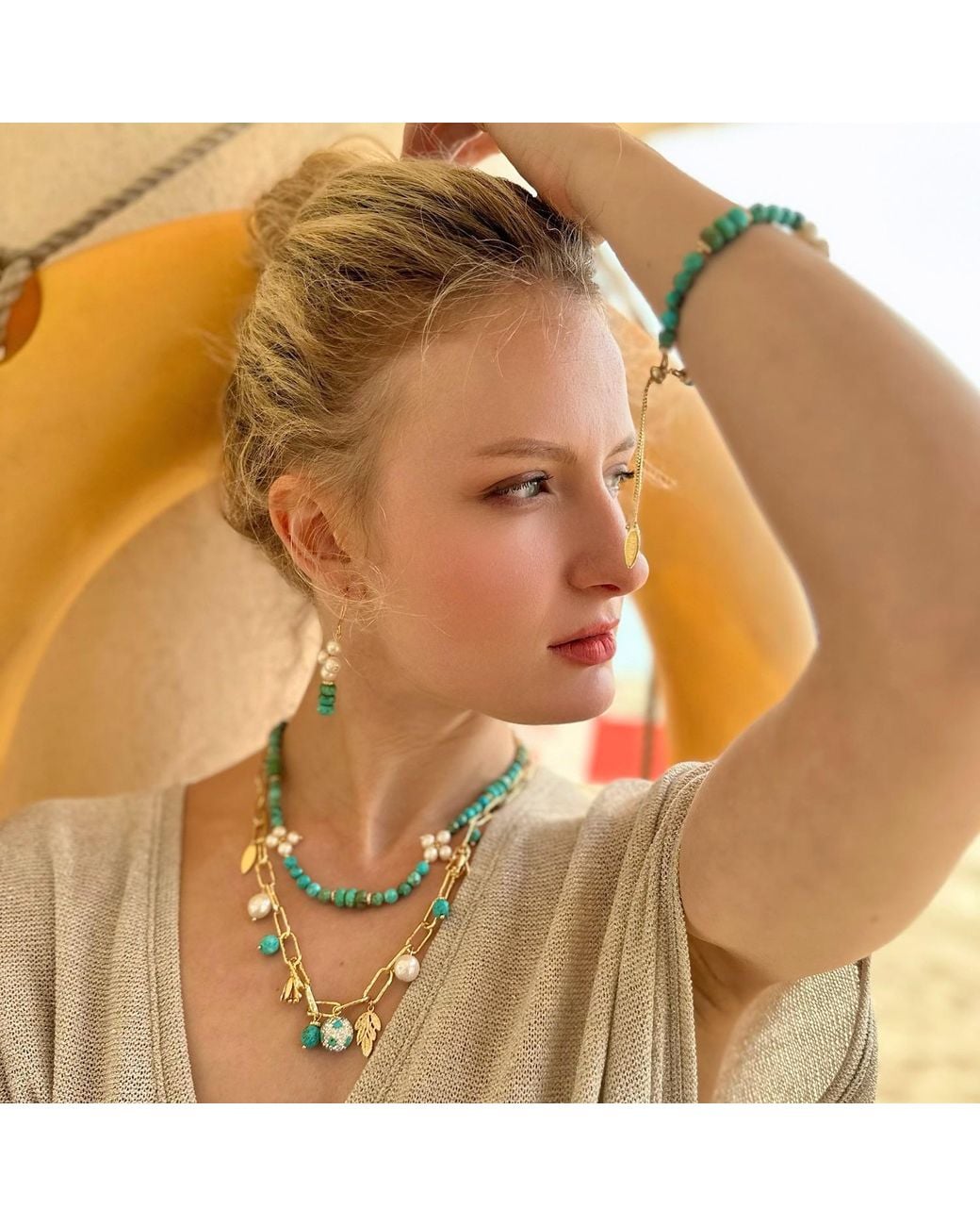 Farra Metallic Chain With And Pearls Necklace