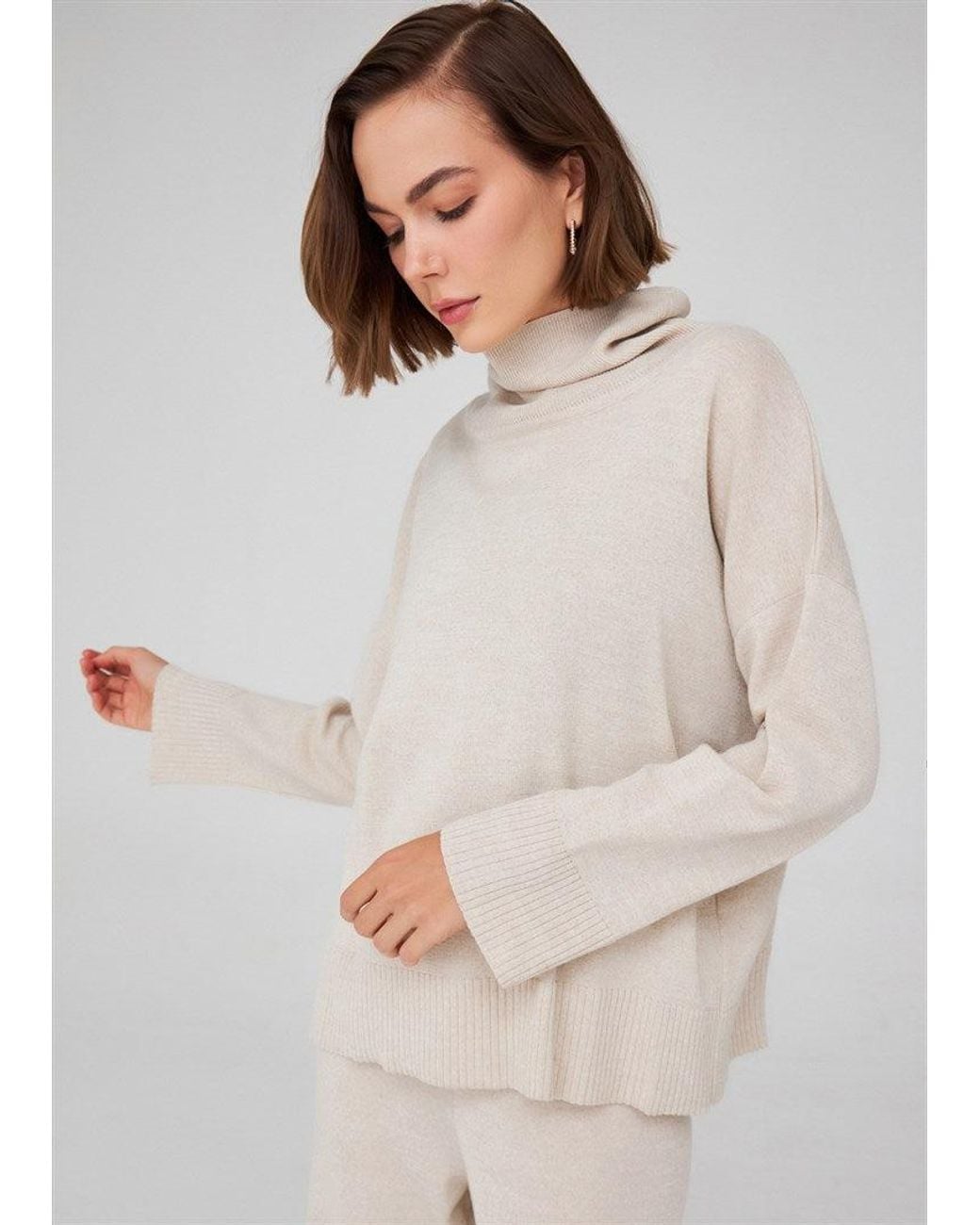 Peraluna White Wide Roll Neck Knitwear Pullover