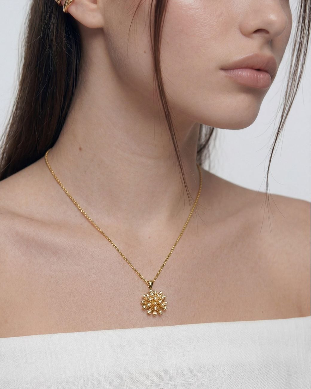 Elk & Bloom Metallic 14K Star Flower Pendant Necklace