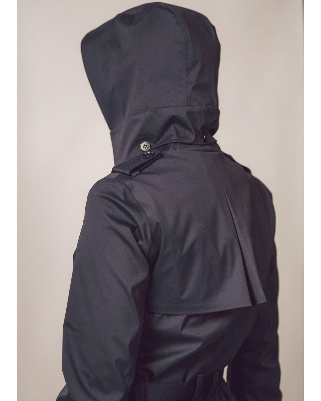BEIRA Black Frida Waterproof Raincoat –