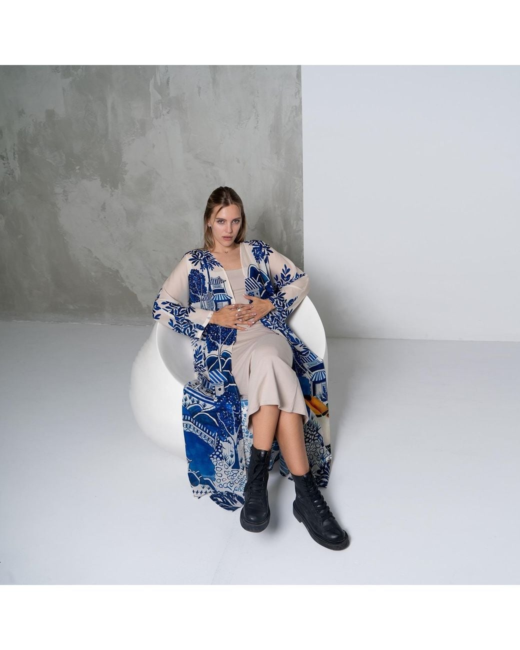 DHARA SHETH DUBAI Blue Harmony Bird Print Long Kimono
