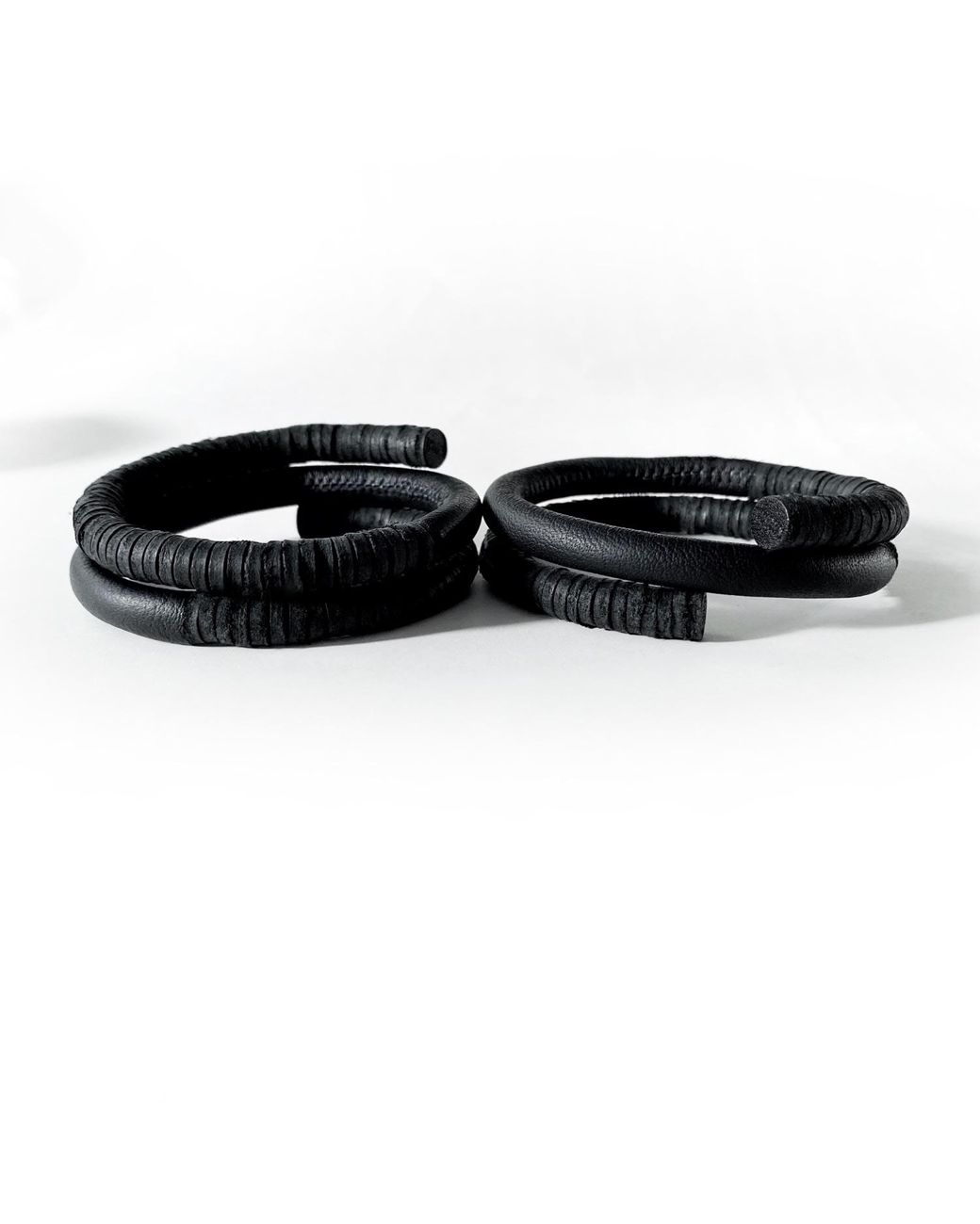 WAIWAI Black Coil Combo Leather Bracelet for men